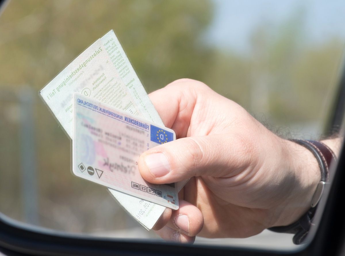 Tacho Auslesegerät mit elektronischer Führerscheinkontrolle